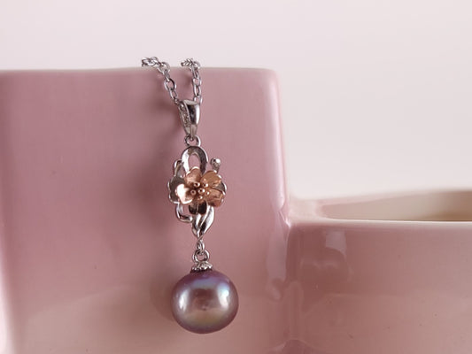Flattering Rose Gold Flower Pearl Pendant